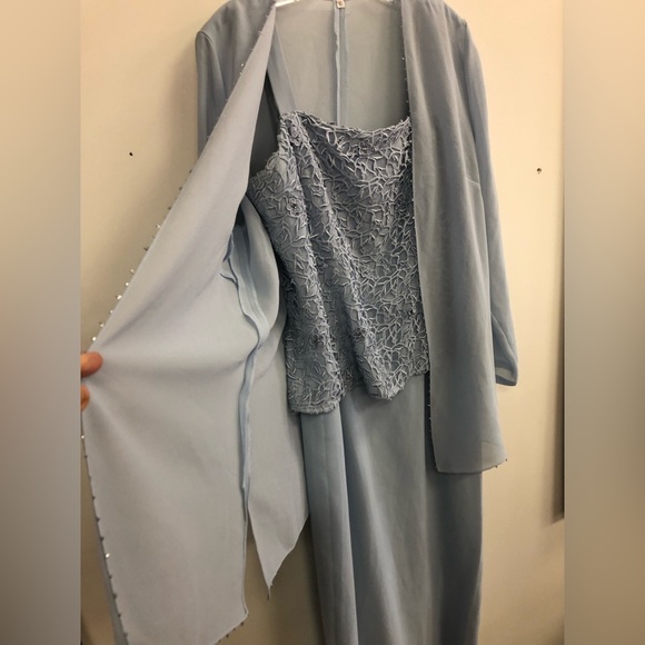 CAMERON BLAKE FLOOR LENGTH IN BABY BLUE COLOUR  SIZE 12 2PIECES DRESS - Picture 8 of 8